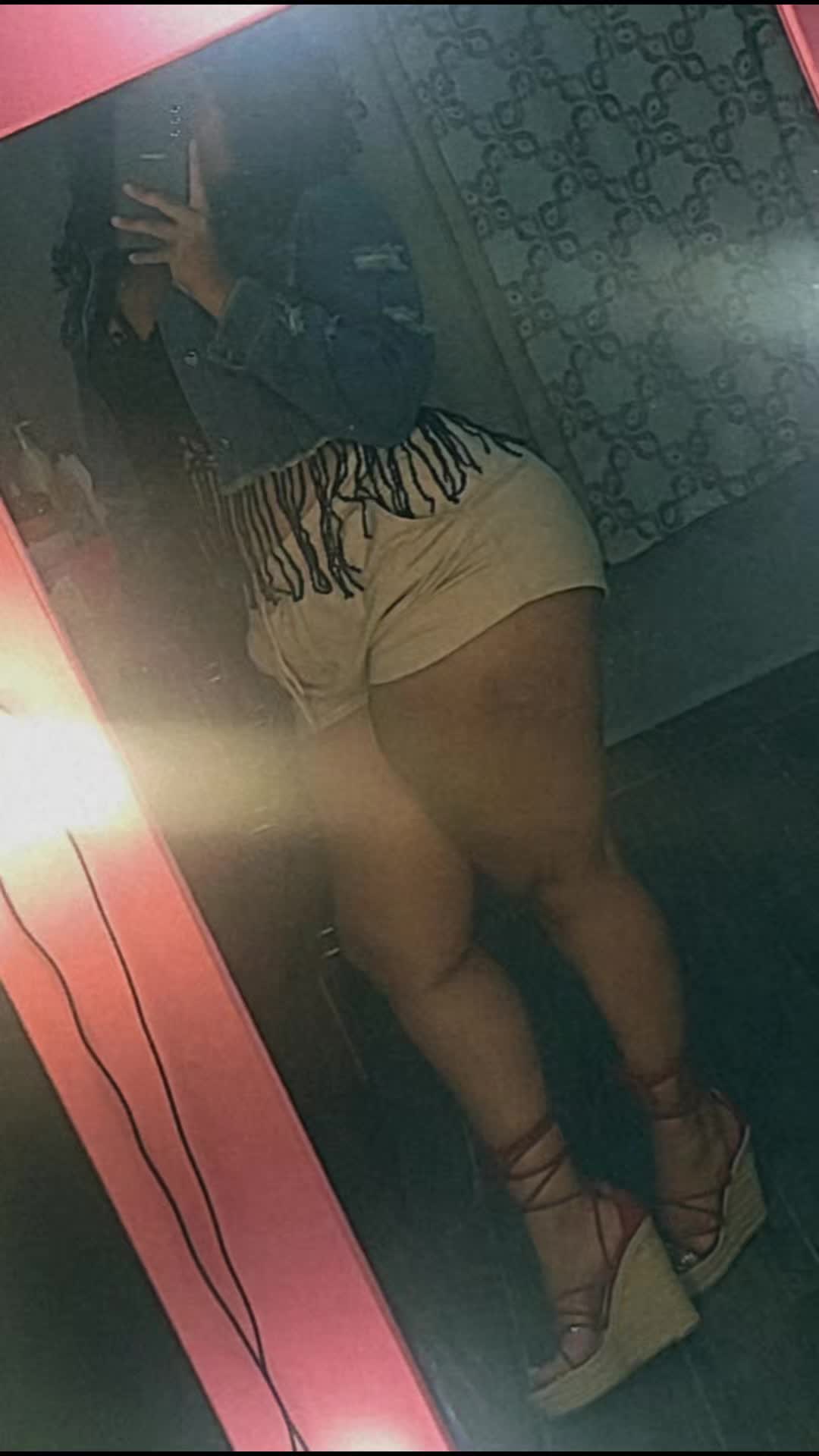 @Elizabeth Escobar🍒🍑🧃