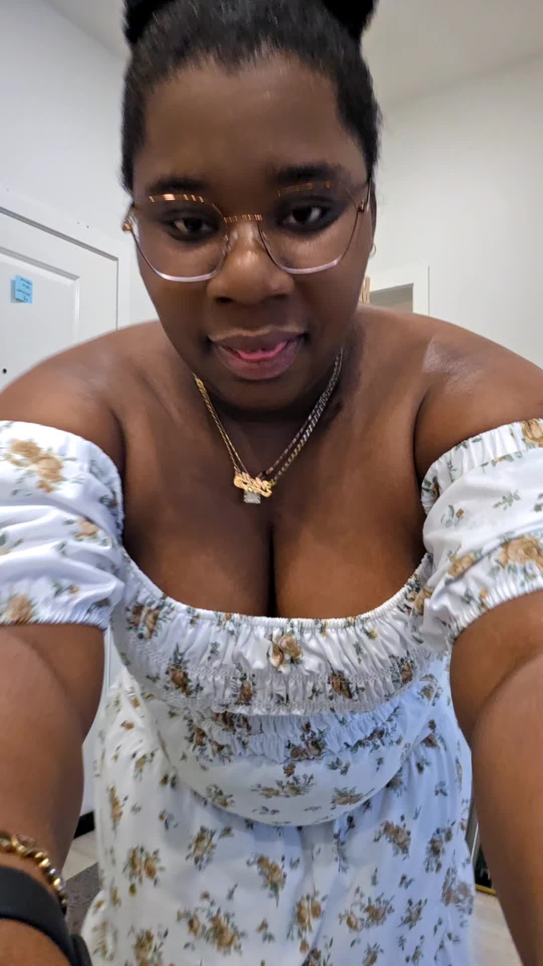 @Meldiva23🦋