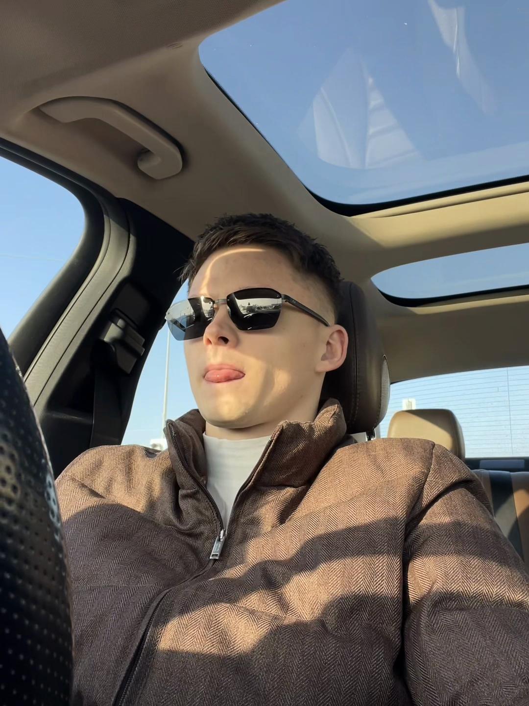 @Le$ha 🧸