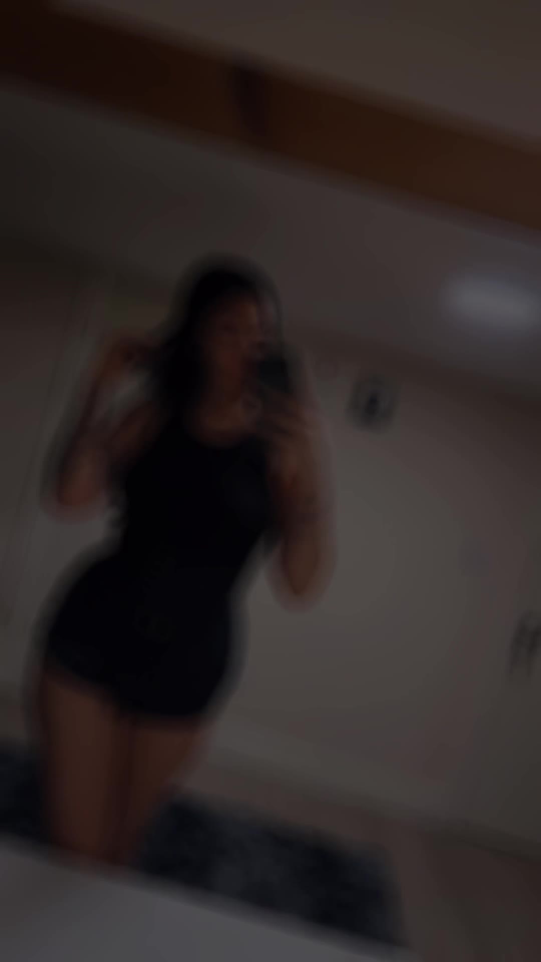 @Adriana Laura727