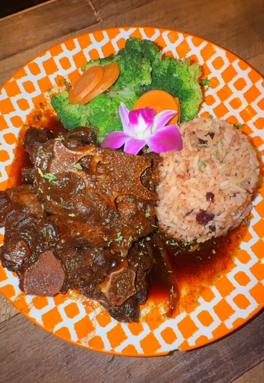 @Neomi Knows | Food & Travel 🔌