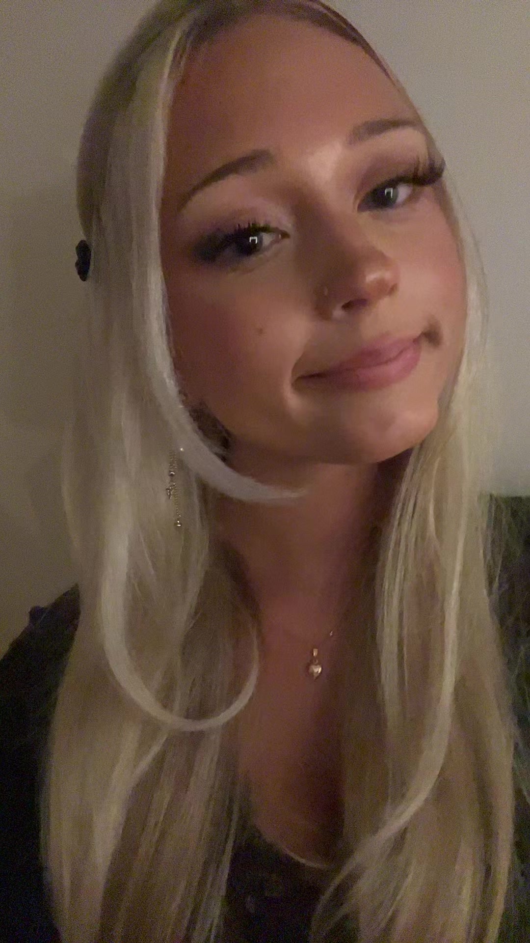 @⃟