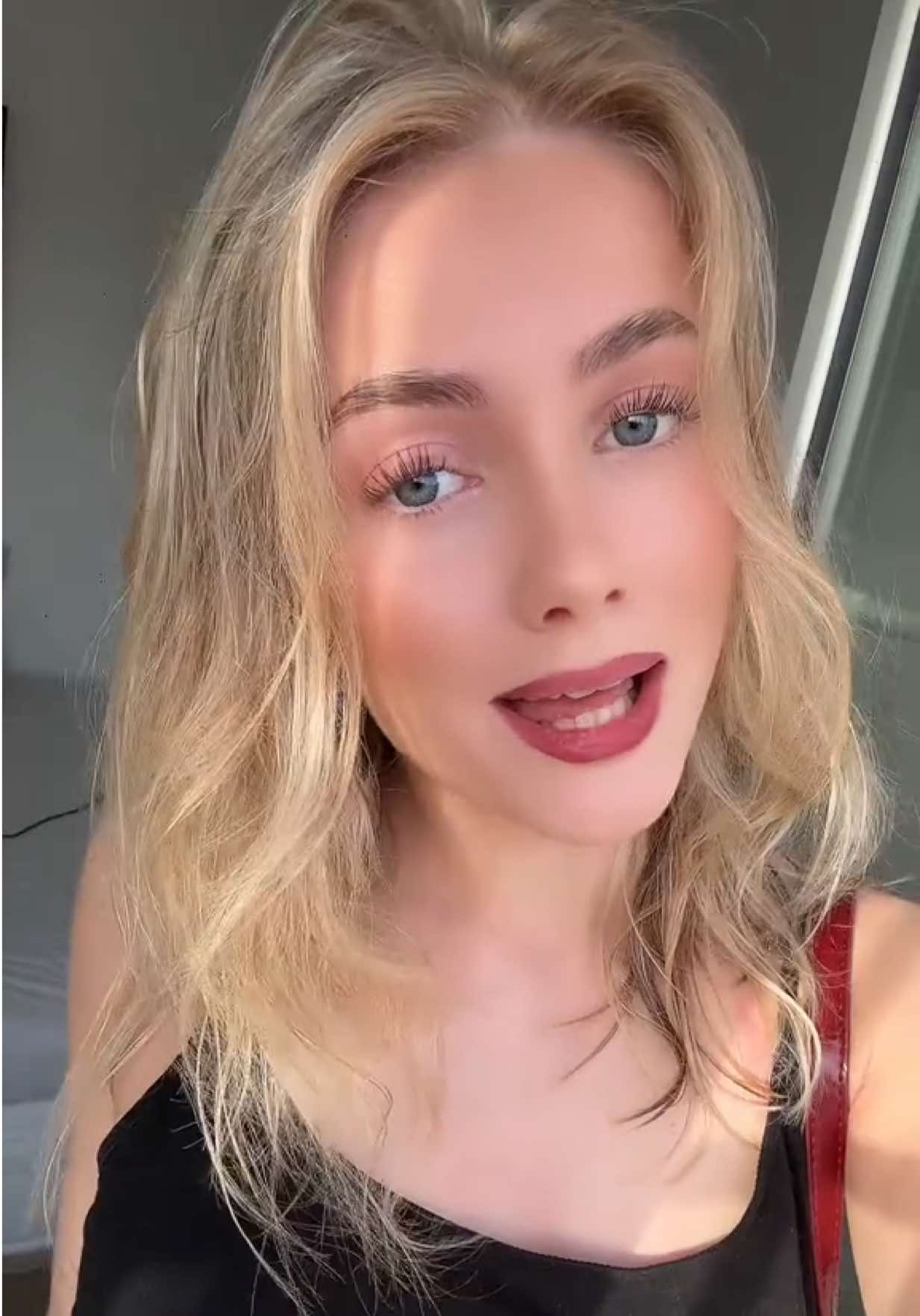 @𝑵𝑶𝑹𝑨 𝑬𝑳𝑰𝑵𝑬