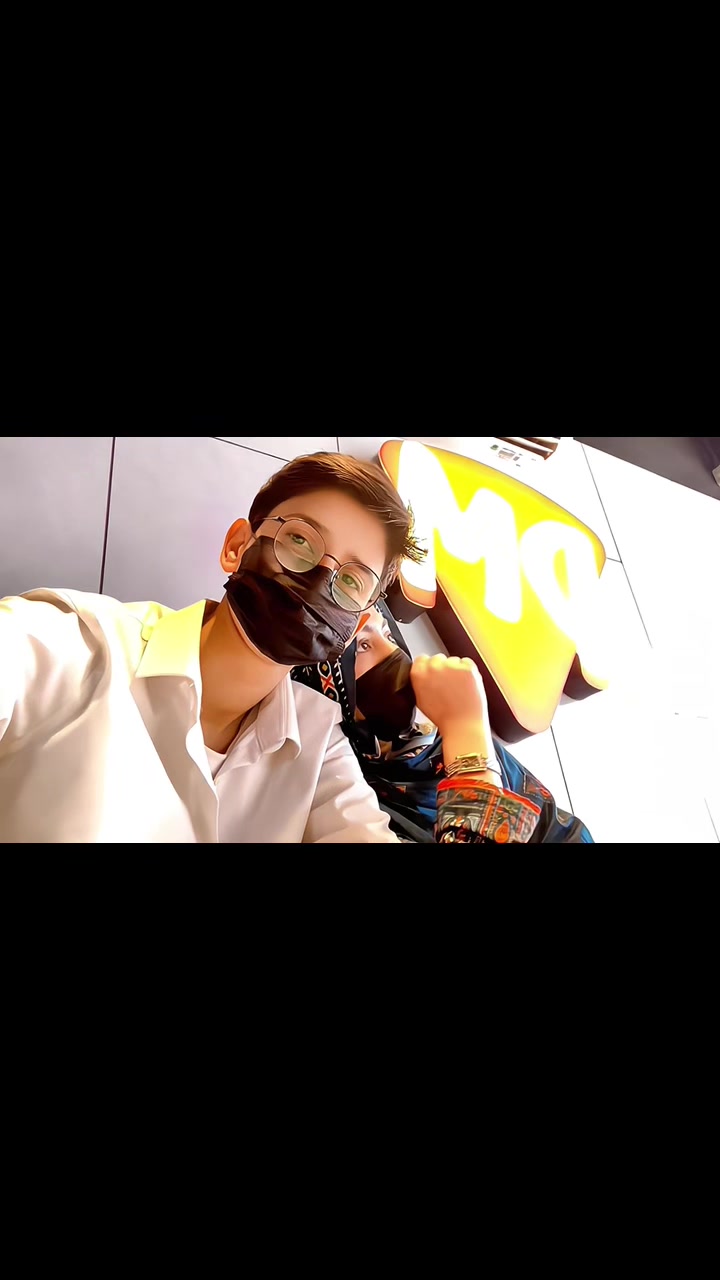 @𝓗𝓸𝓷𝓮𝔂🐝