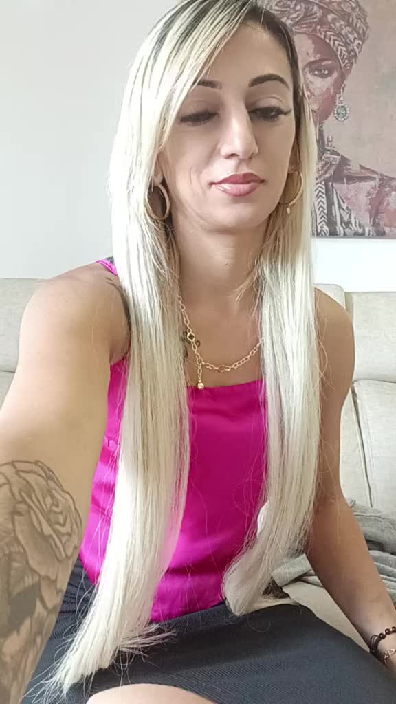 @PaulaBlondee🩷