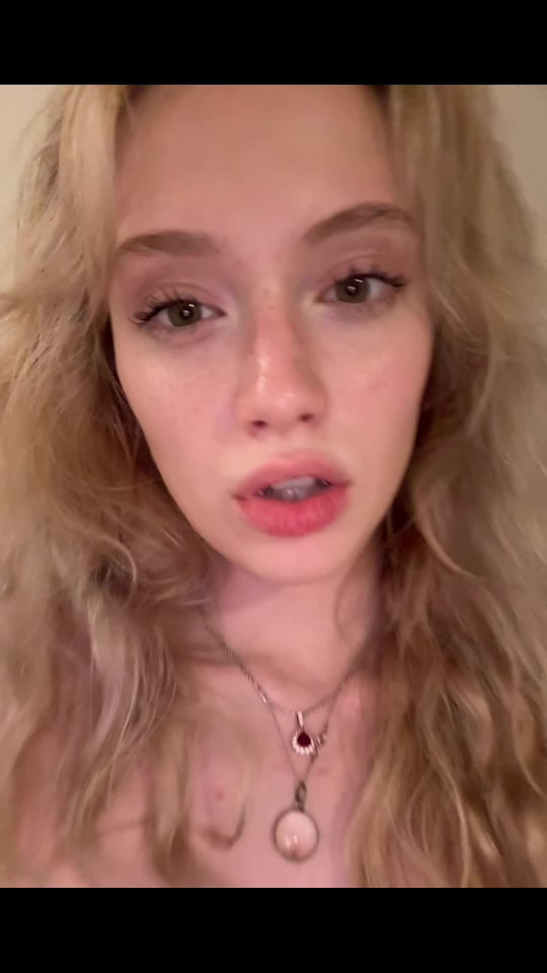 @MarisaLeona_