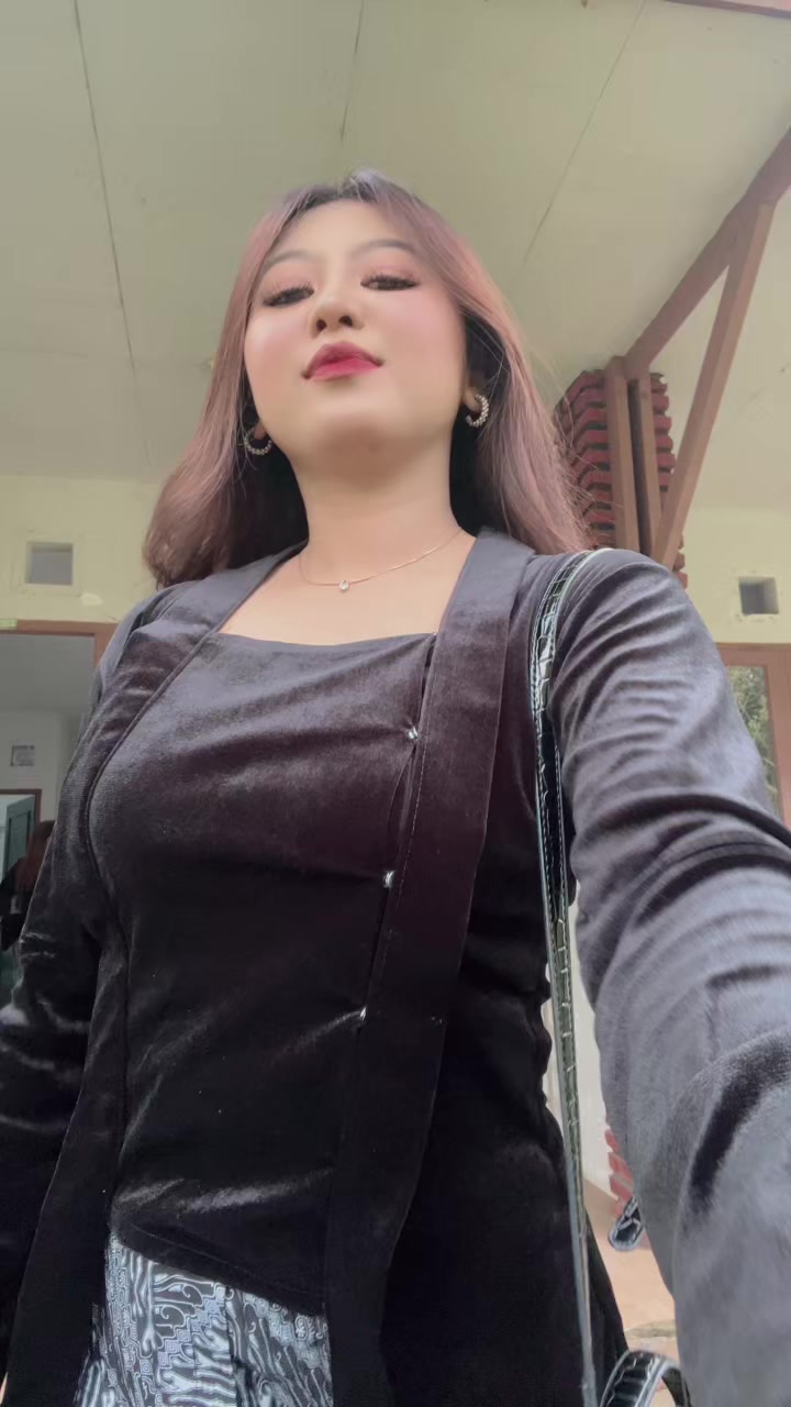 @dindaoktria6