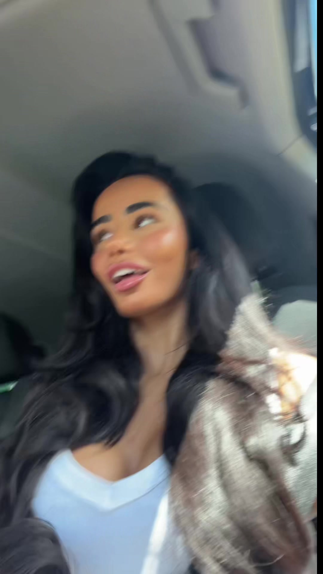 @𝓜𝓲𝓪 𝓚𝓮𝓵𝓵𝔂