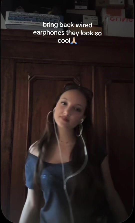 @𝒢🧛🏻♀️