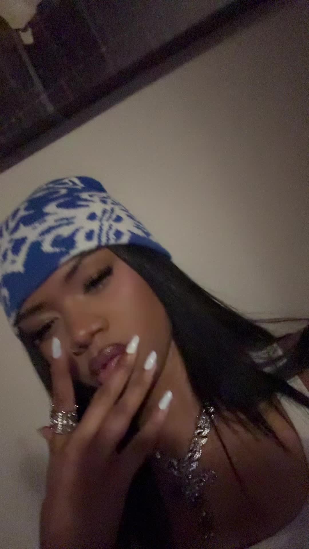 @𝓔𝓵𝔂