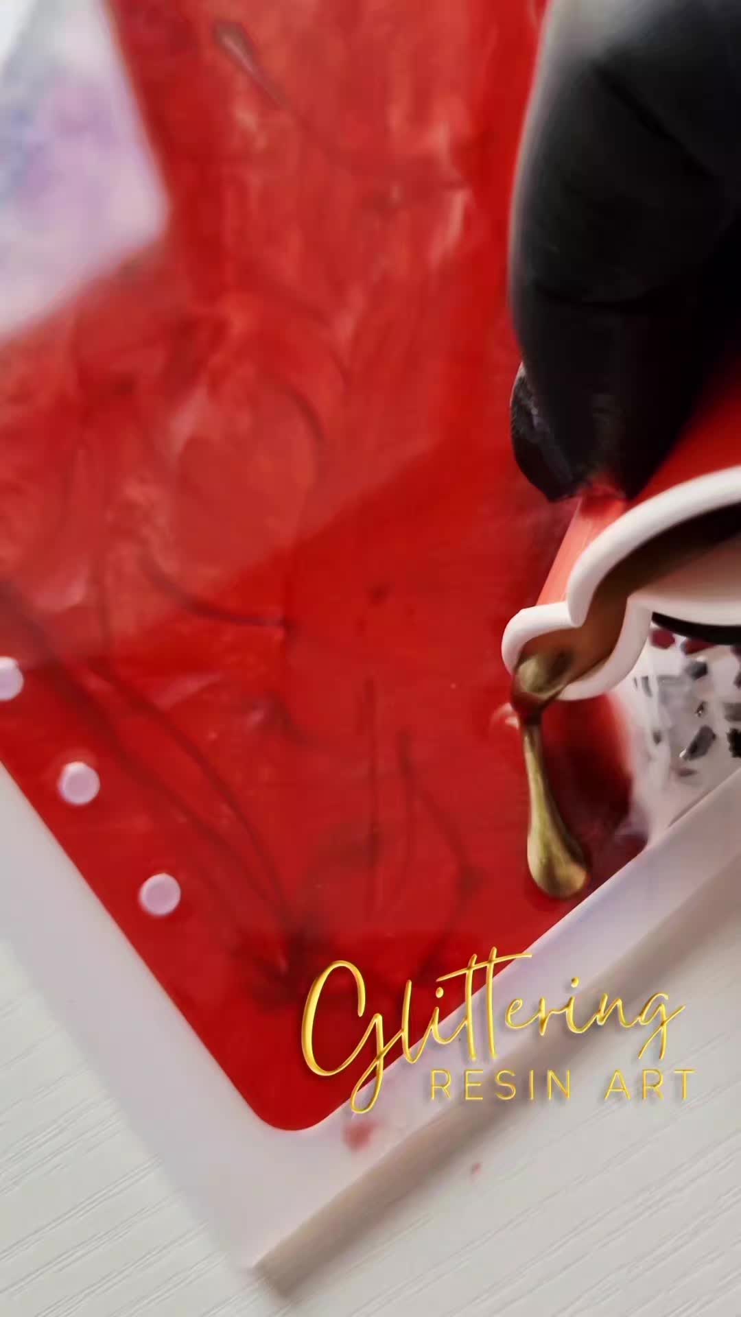 @GlitteringResinArt