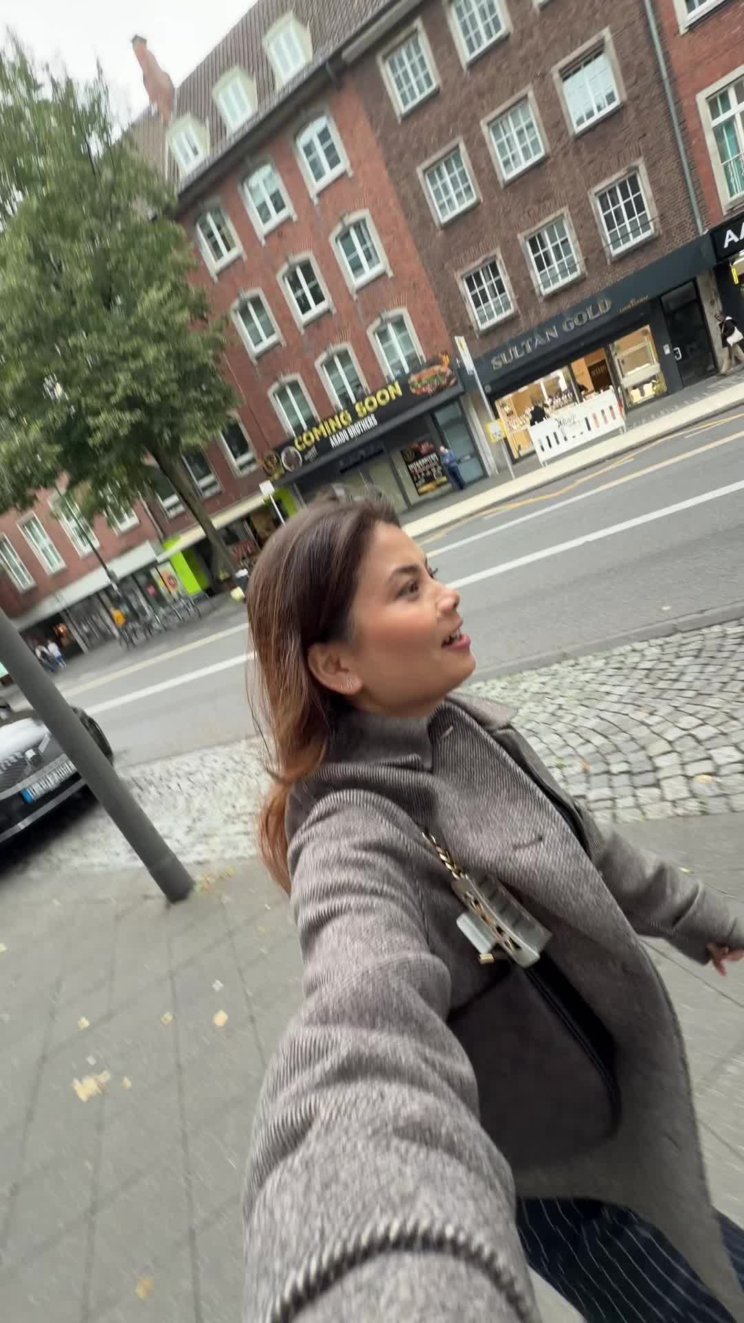 @Bella