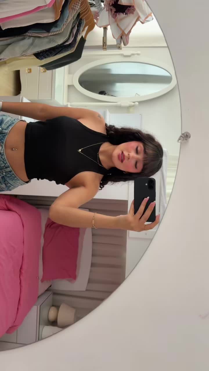 @iihelliyaa
