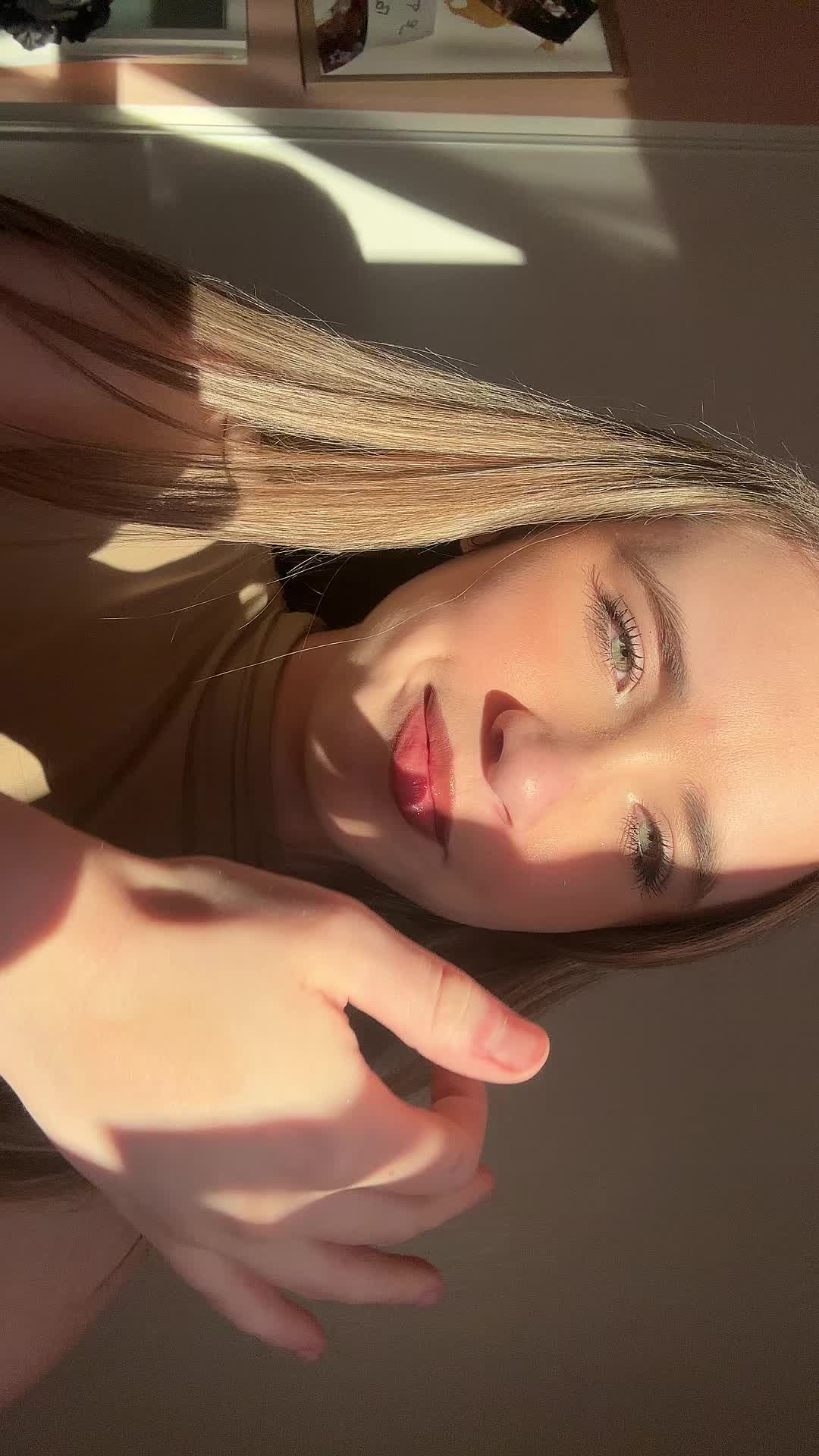 @𝓛𝓸𝓾-𝓐𝓷𝓷𝓮.