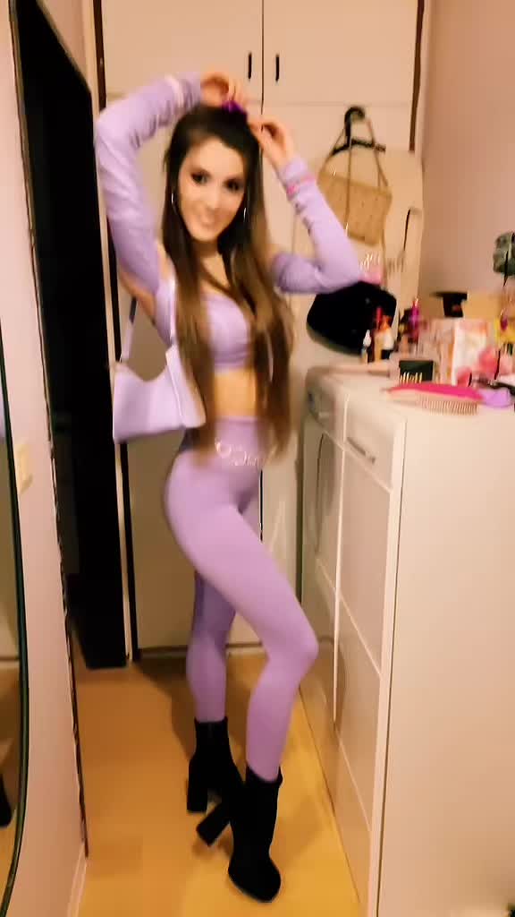 @💜🩰 𝓑𝓮𝓵𝓵𝓪 💜🩰