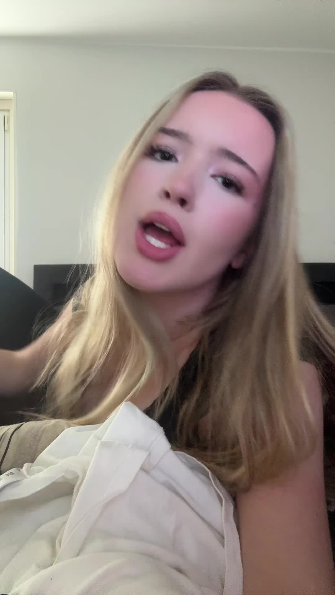 @Ella ♱