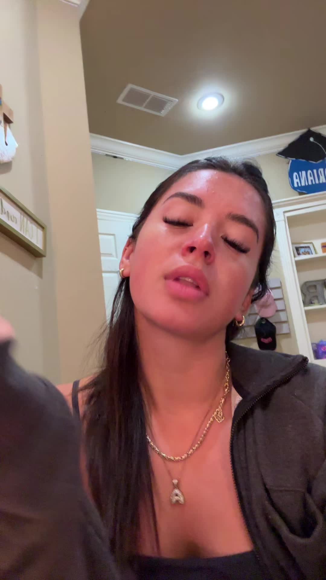 @adriana
