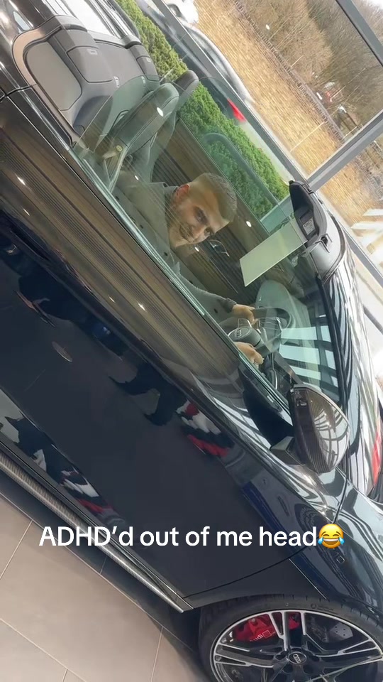 @👻