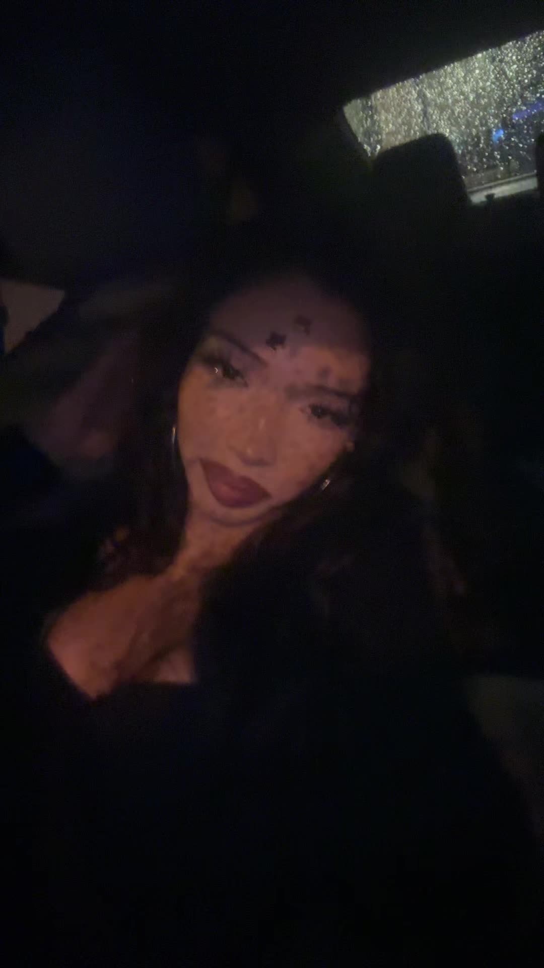 @val 💋