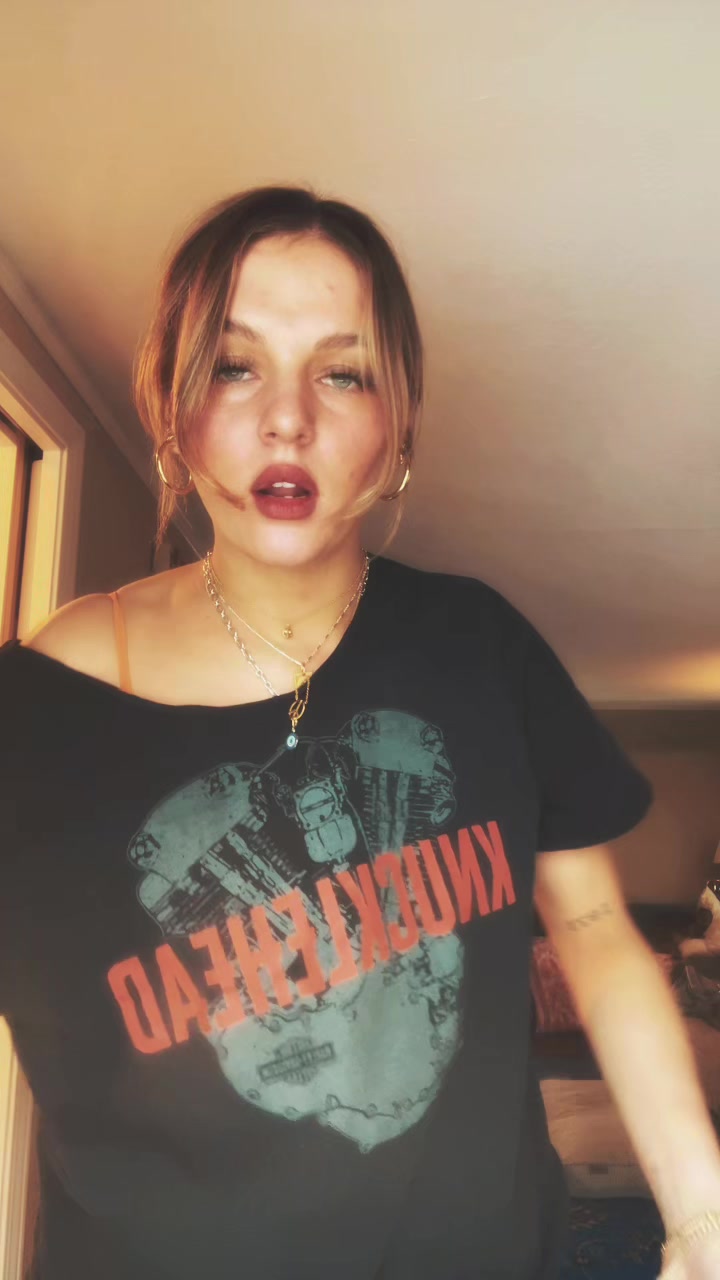 @😳