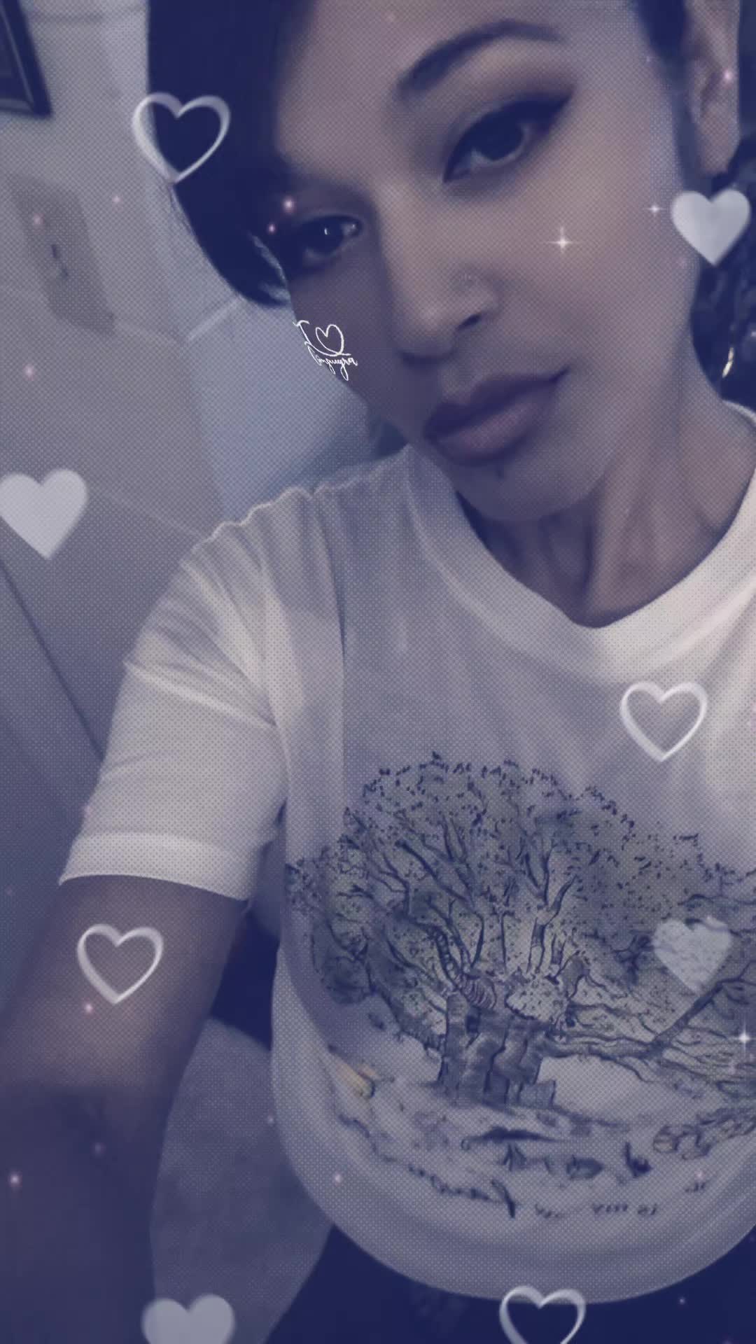 @Nina Flores 🦋