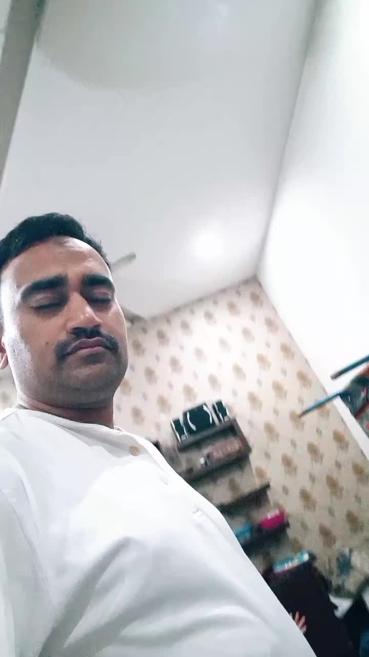 @MR✌️LOVELY✌️