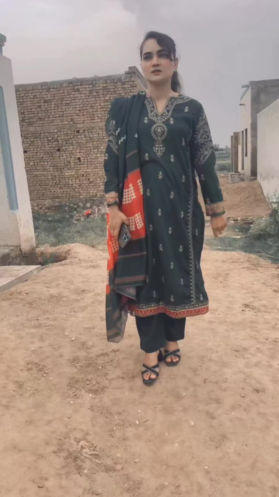 @Model Fara Malik