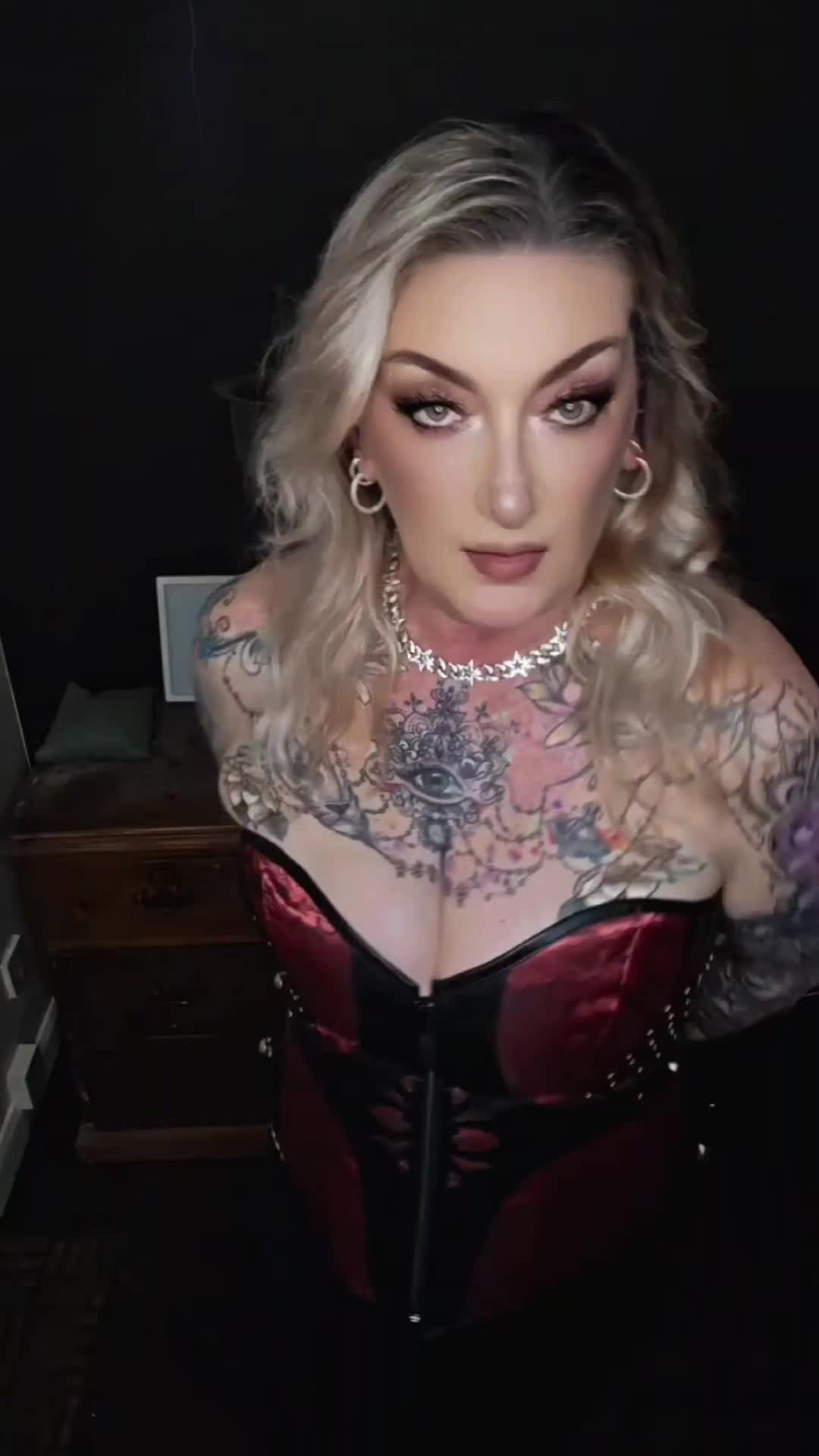 @❤️🔥👑Queen Raven Shazza🔥☠️