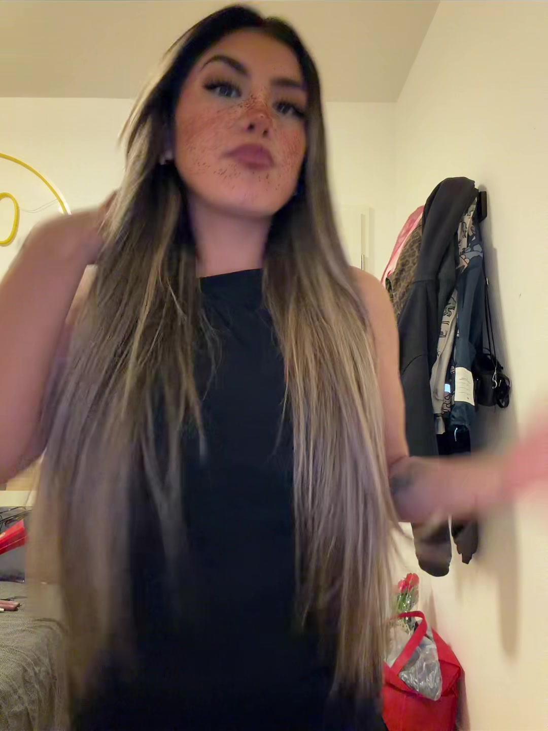 @Yayaf3005