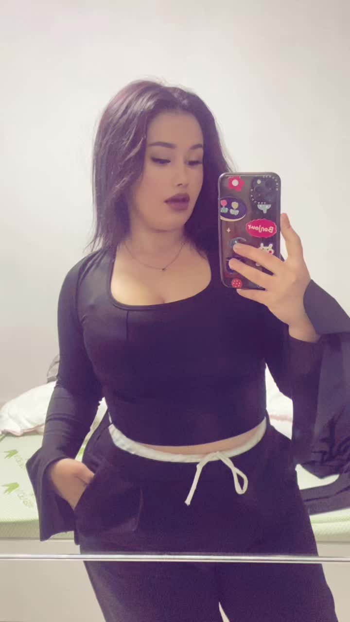@Lena🌸