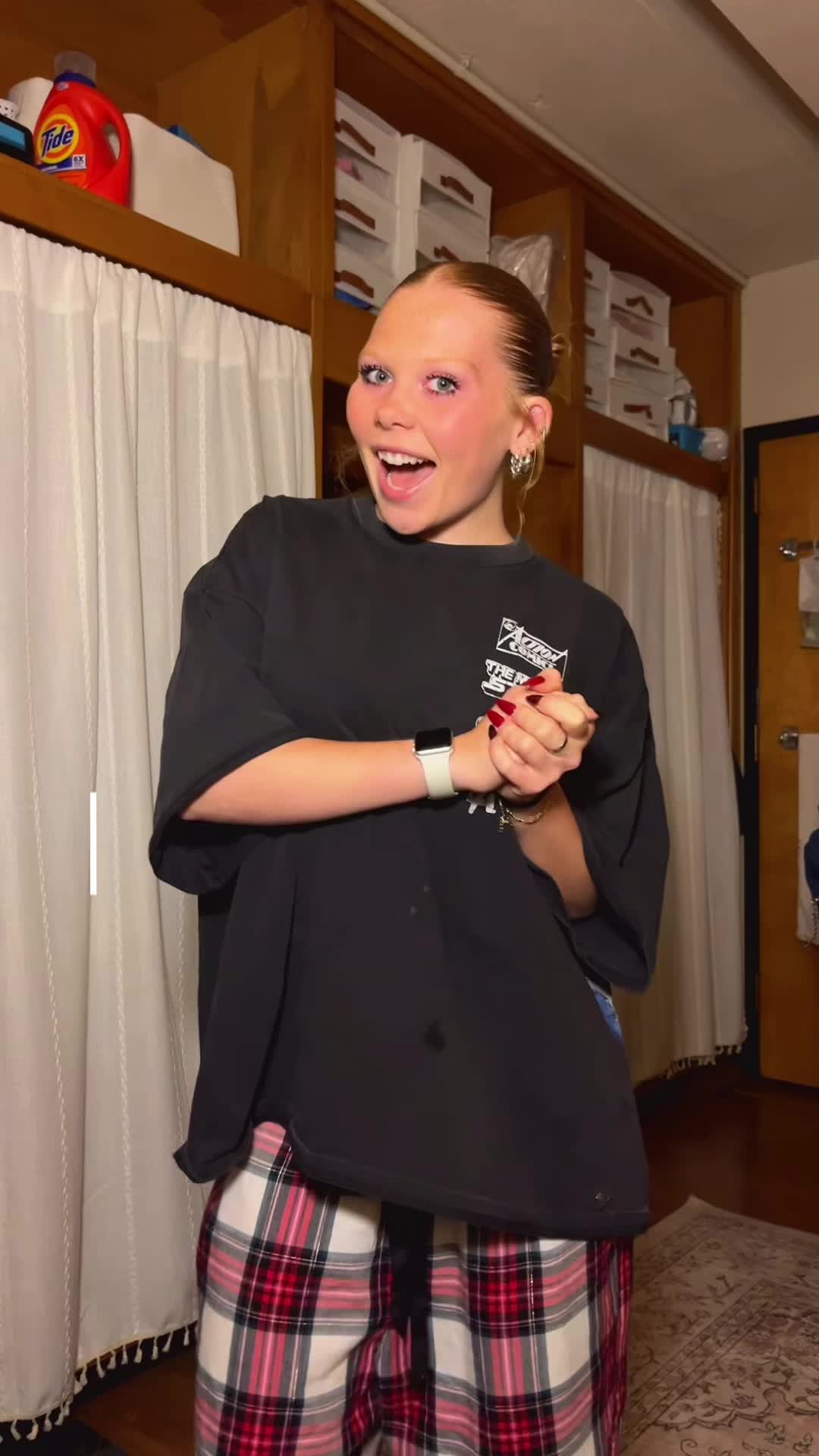 @ella nielsen