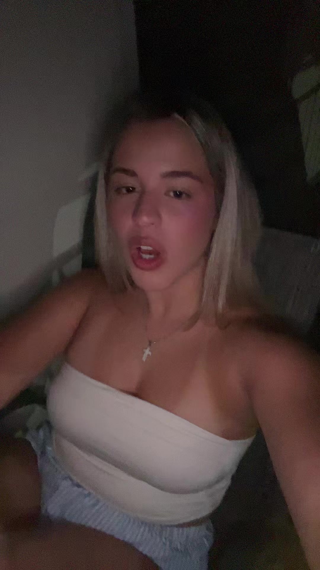 @mìa