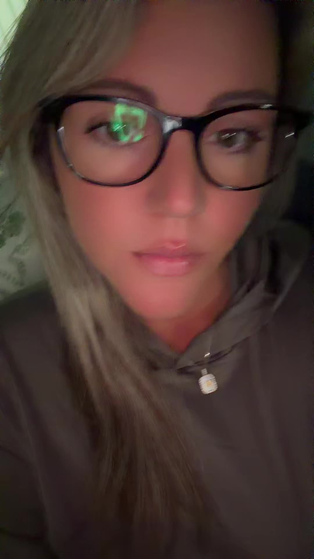 @SelfieQueen57👑