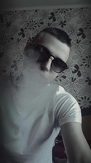@(Đėm&oslash;ň),😚😚