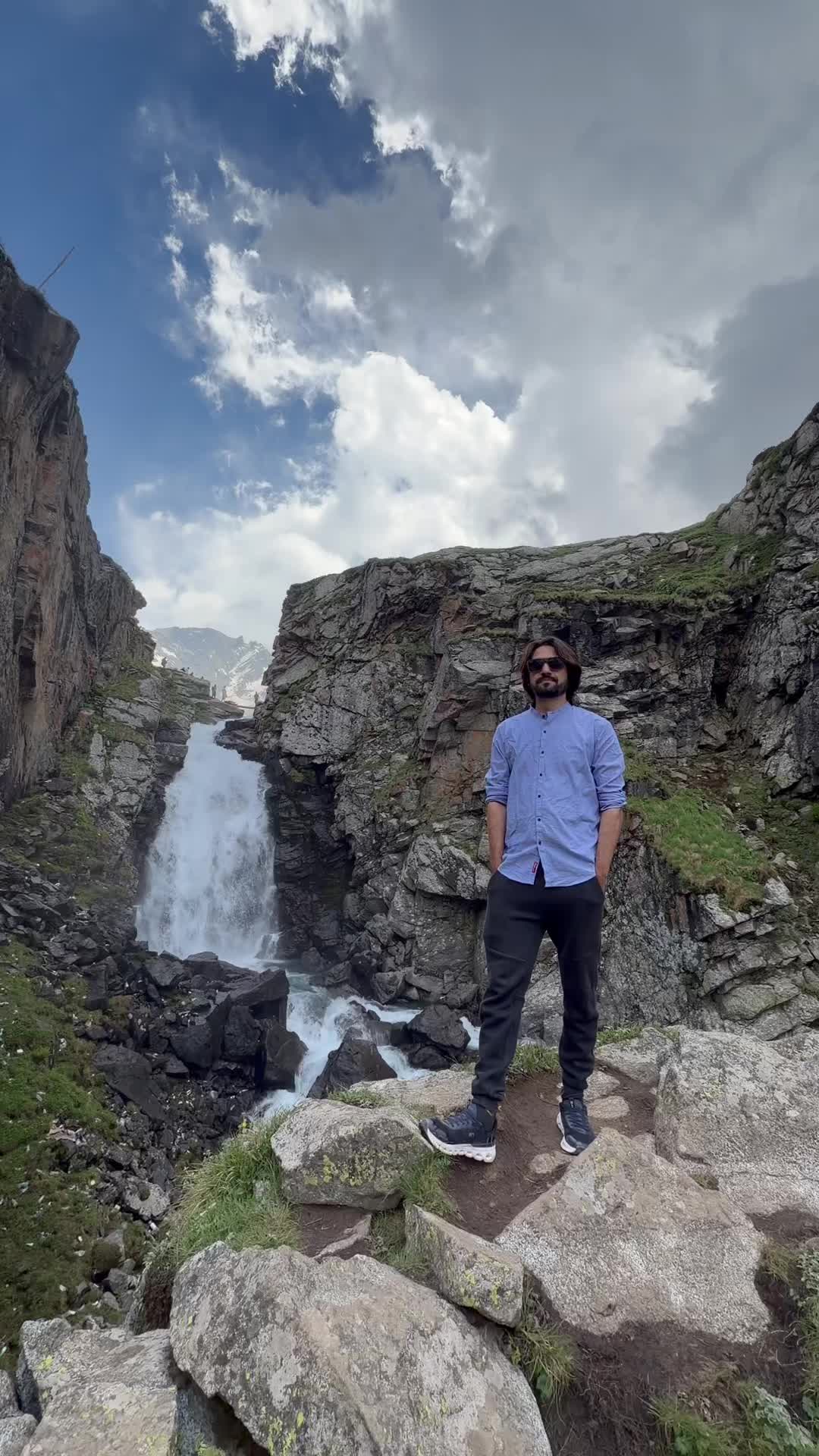 @eshu_shinwari 🥀🌺
