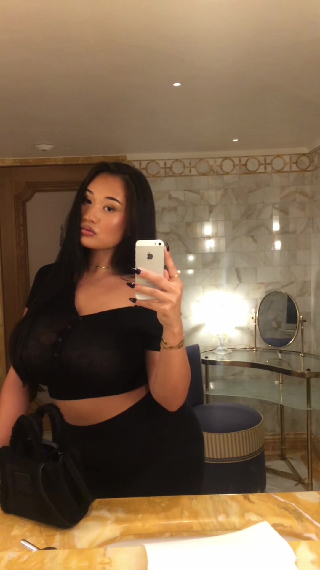 @zizi