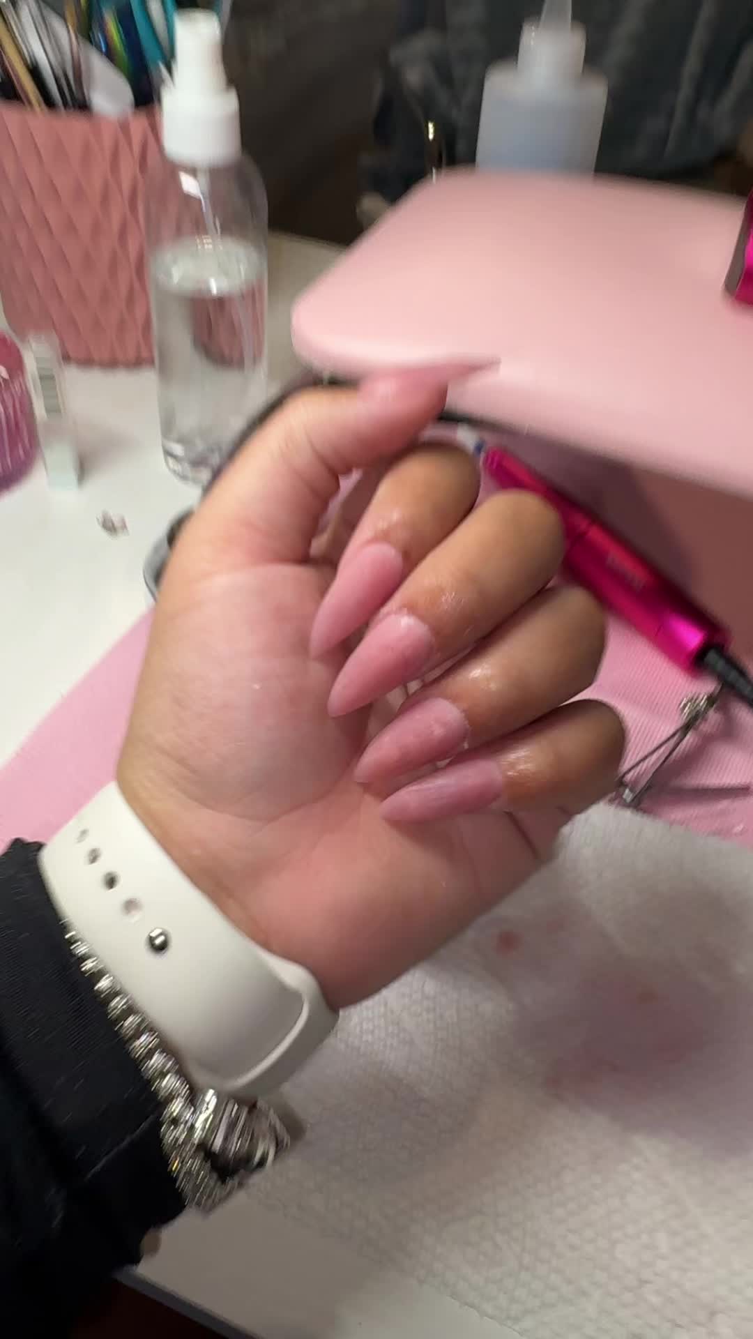 @vickyy🌸🎀🩷