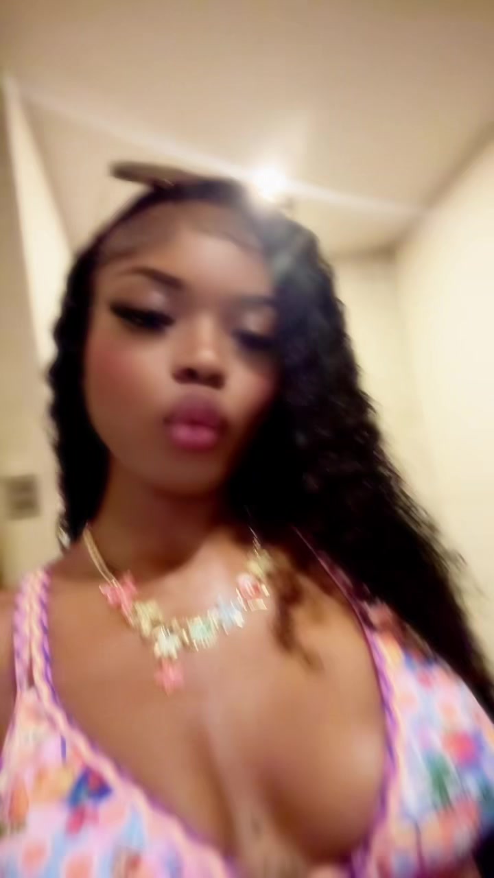 @QueenB