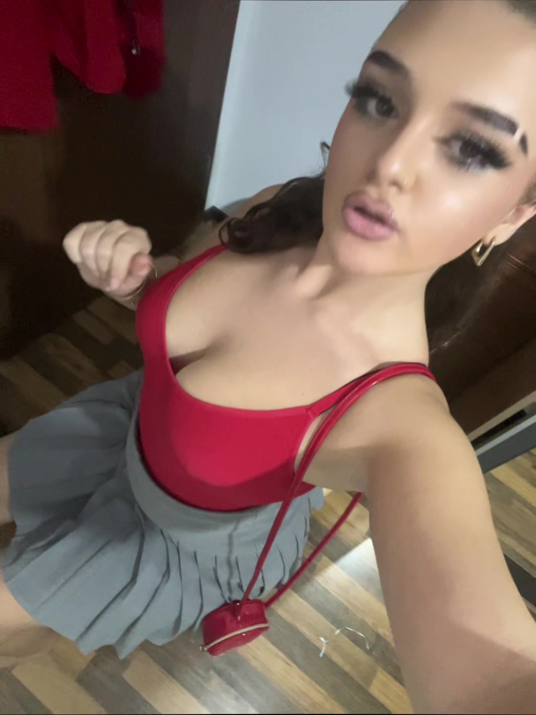 @🫦