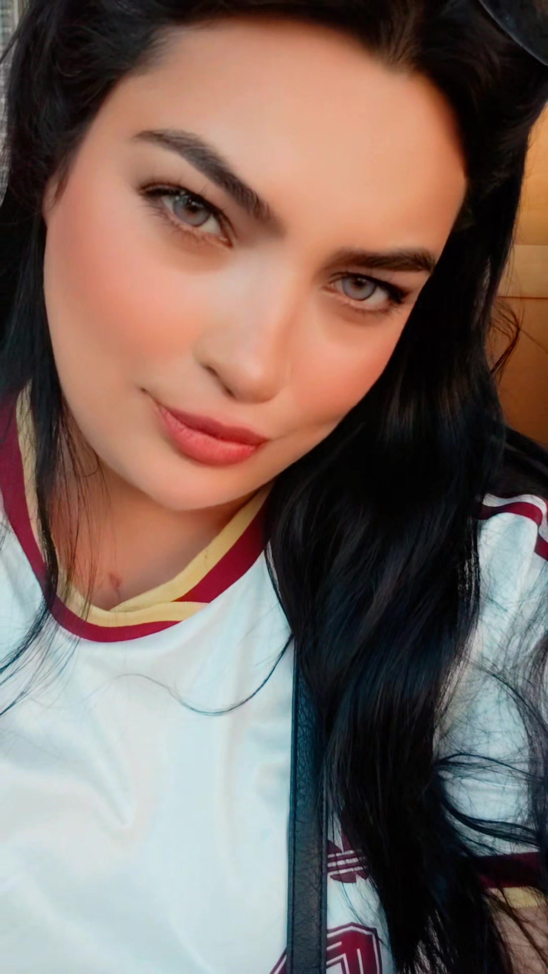 @LatinaEspa&ntilde;aJulianaOcampo👑