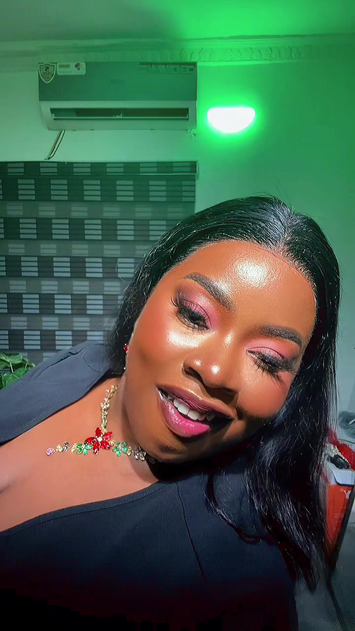 @curvygift_