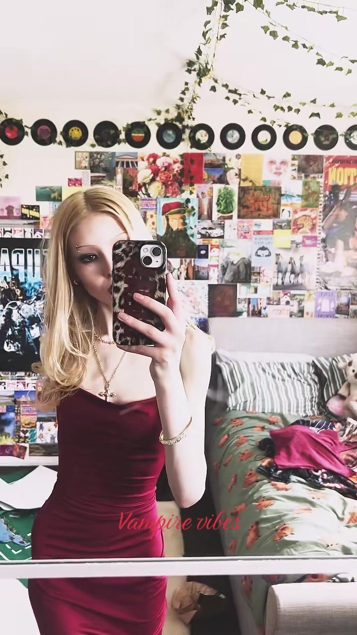 @✮