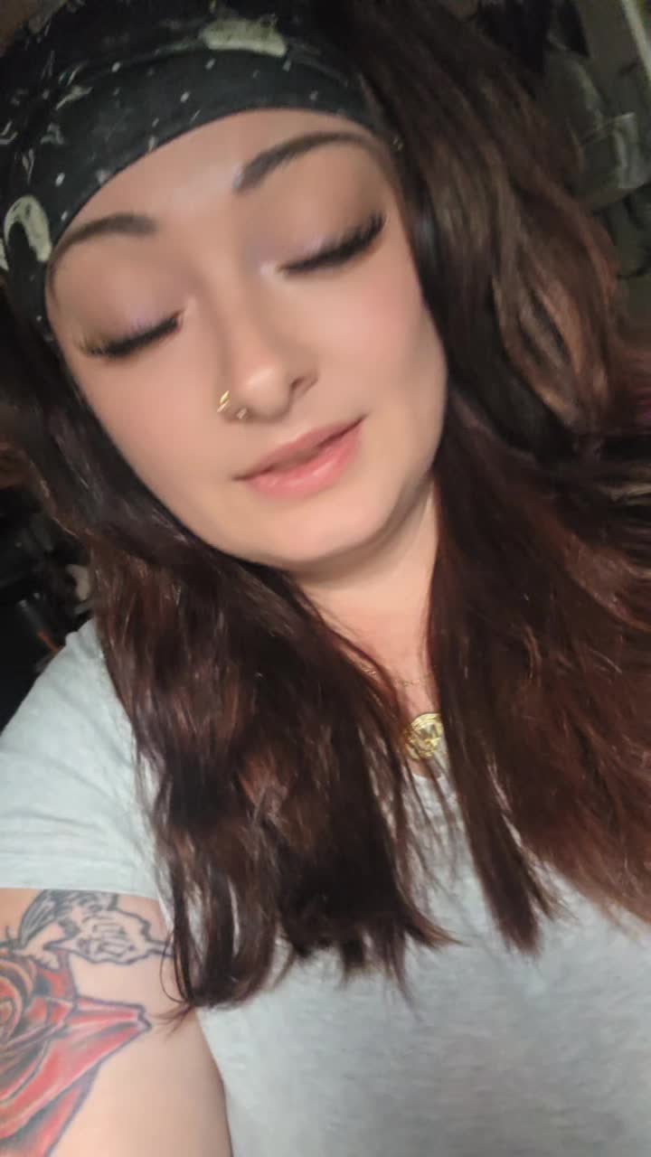 @HisQueen👑