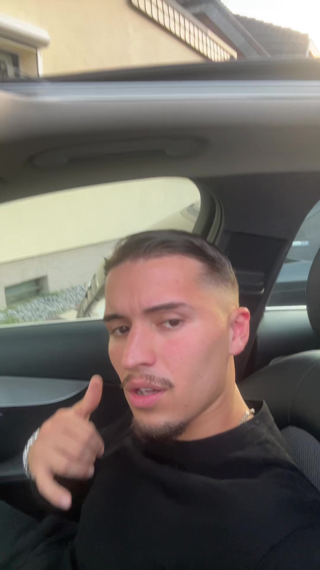 @𝑳𝒐𝒏𝒊_𝒔𝒎𝒍