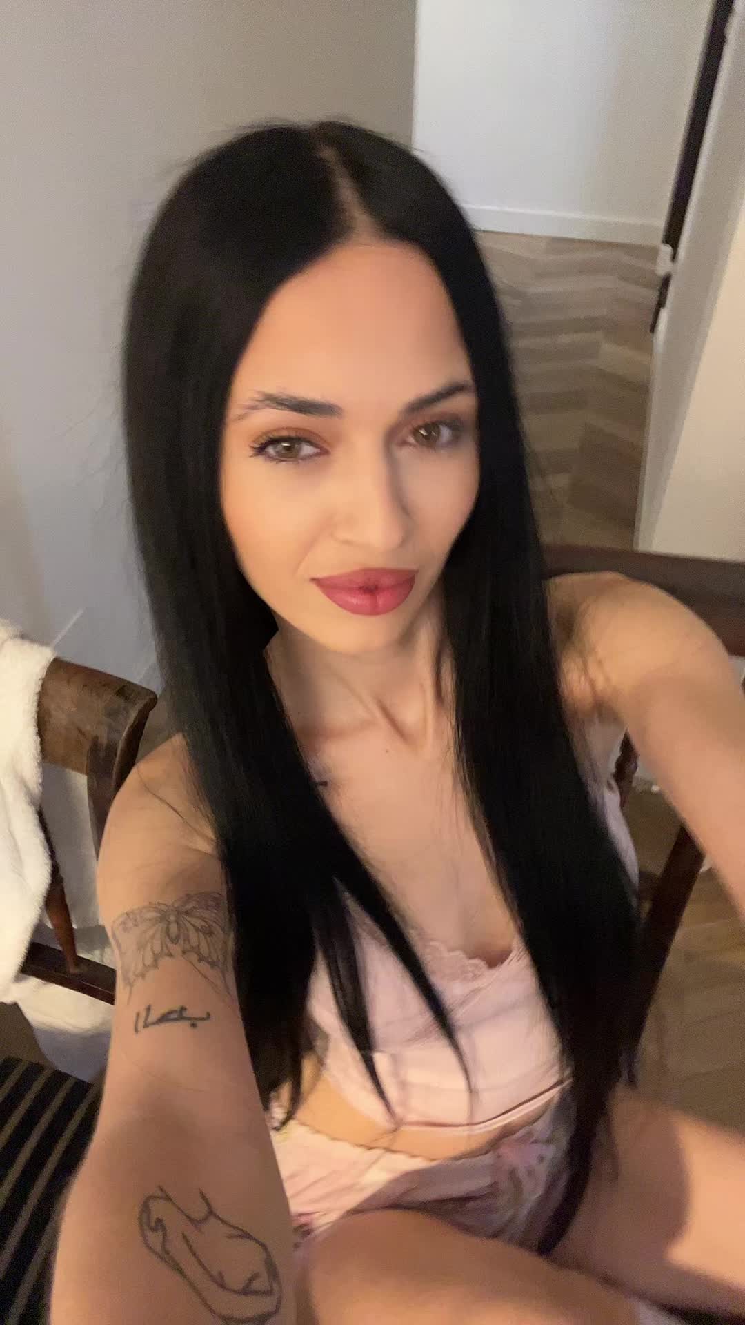 @_darinabo__