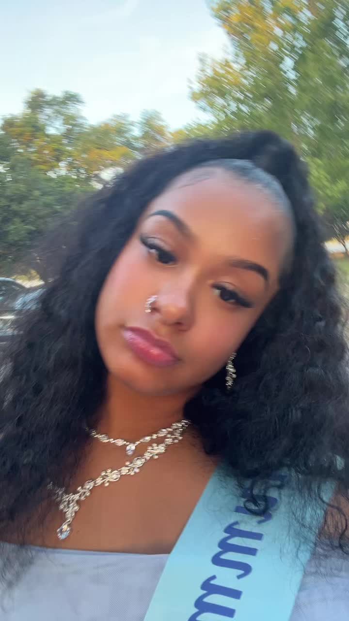@🐝