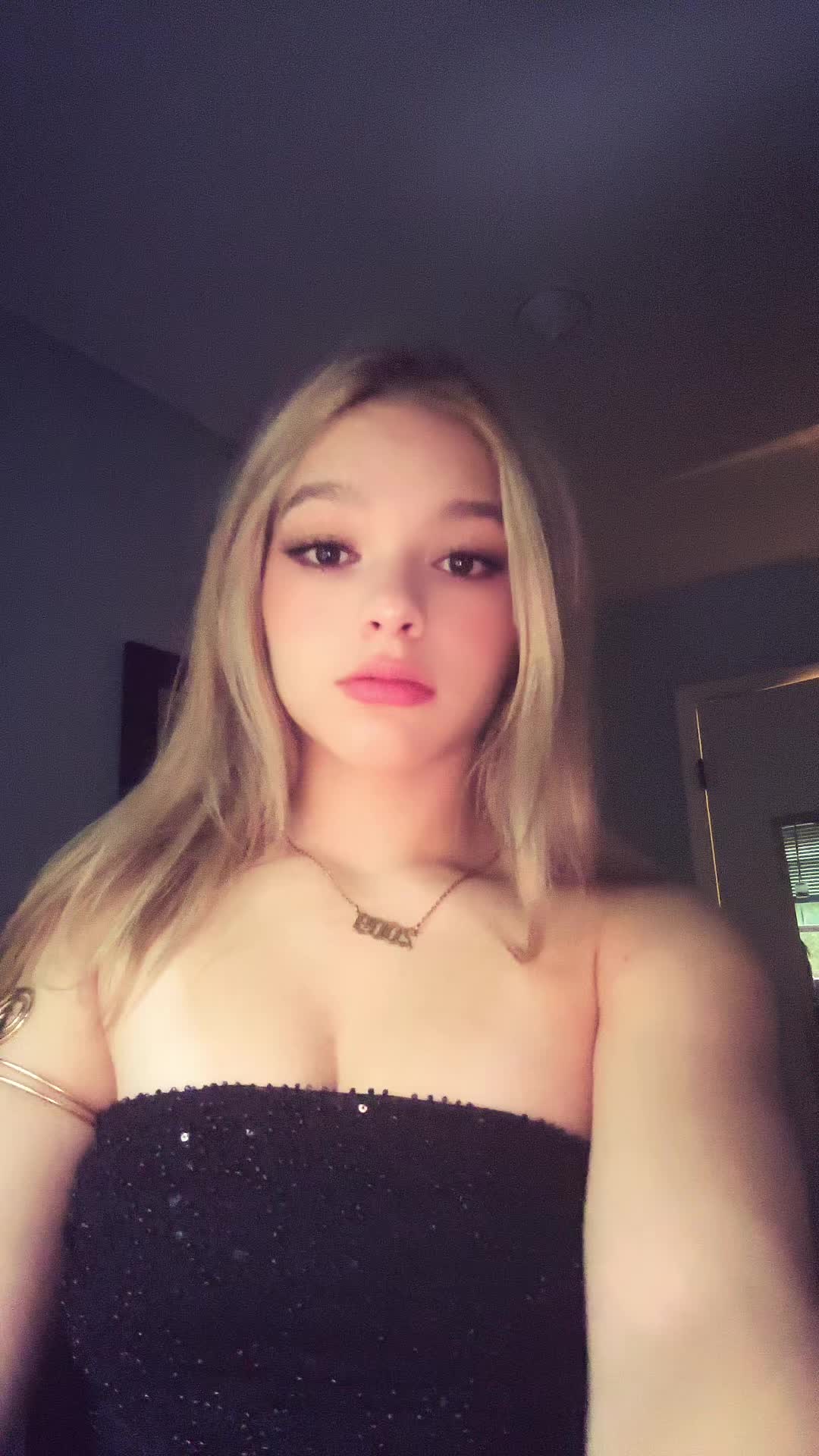 @😻