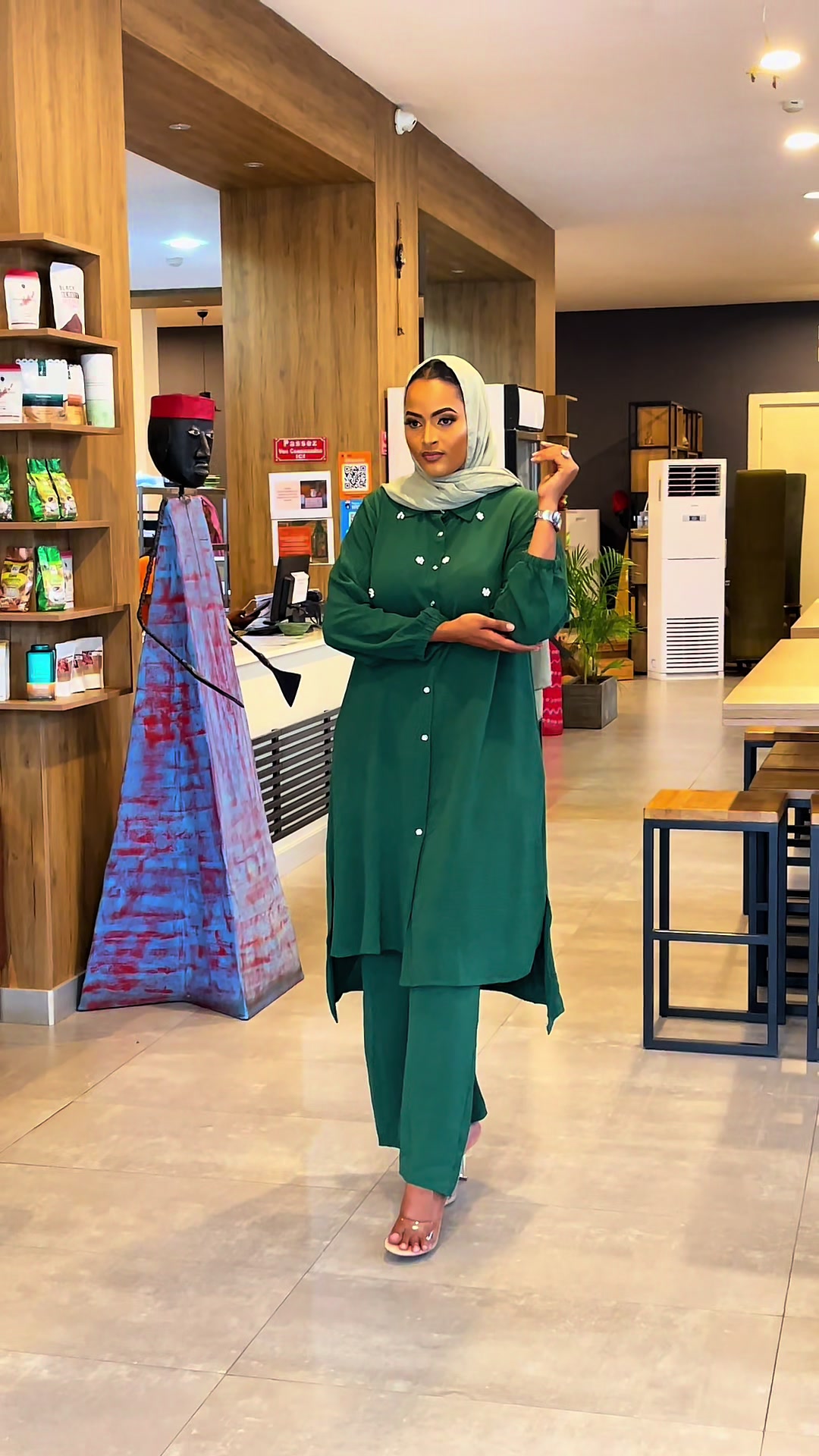 @Aminataha business