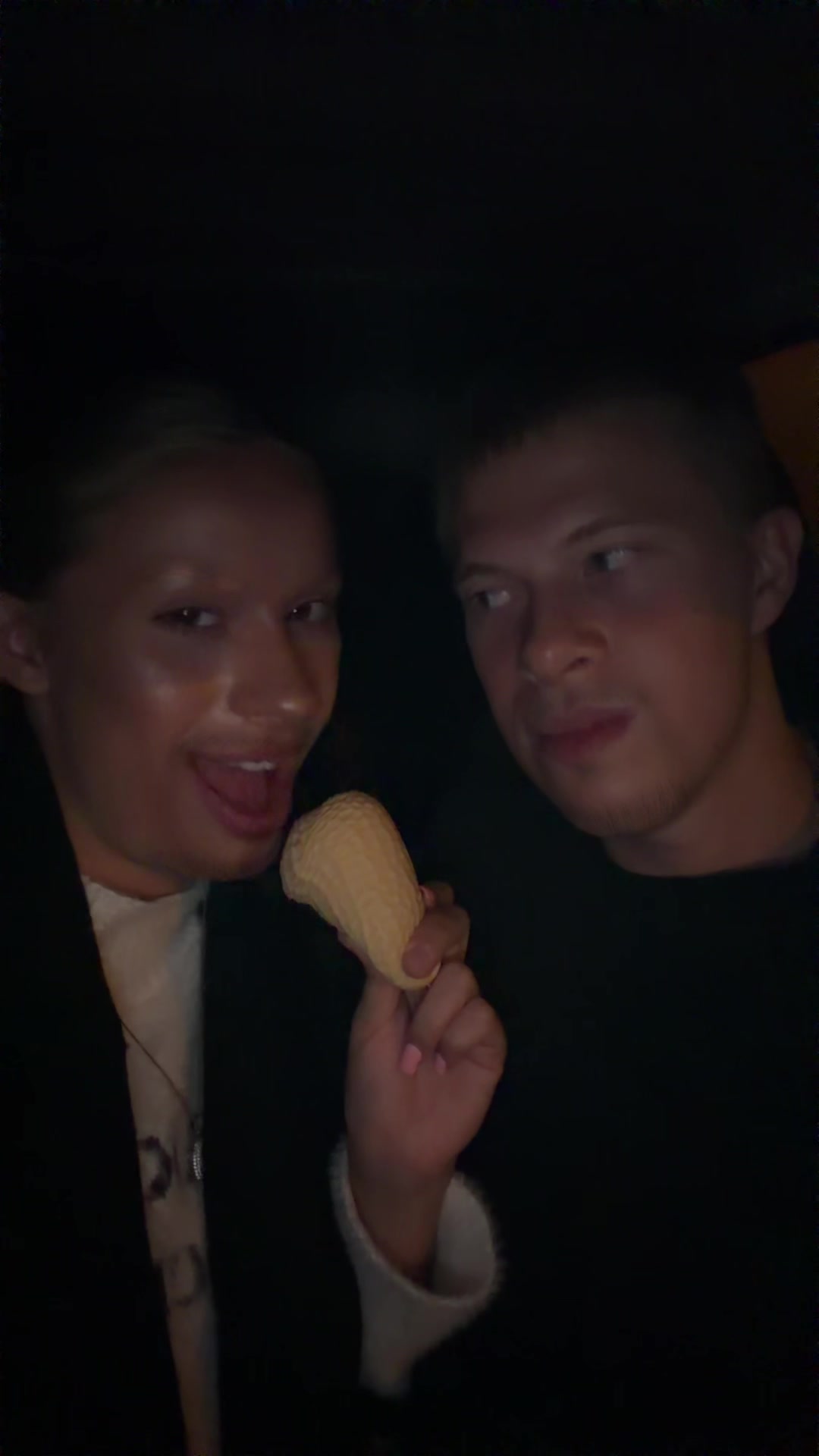 @аксик