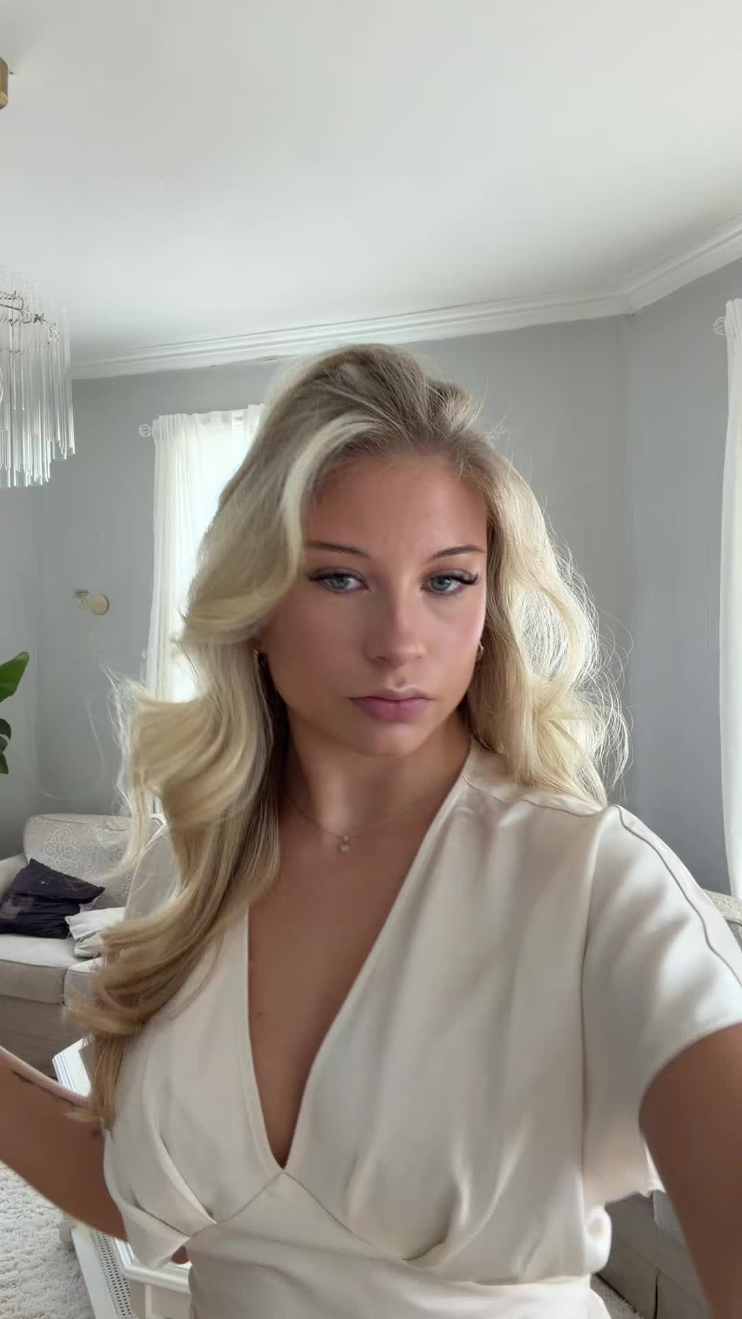 @JULIE KIRKERUD🥂